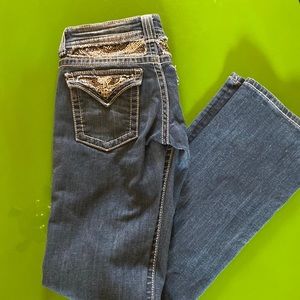 Miss Me embellished pockets. Size 26 regular length.